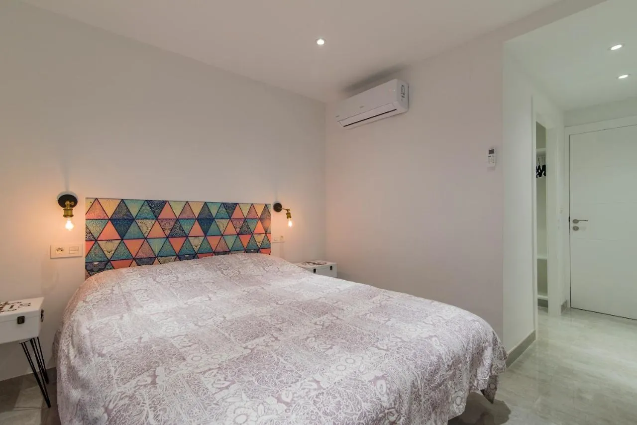 Essence Home Apartments III Granada Spain