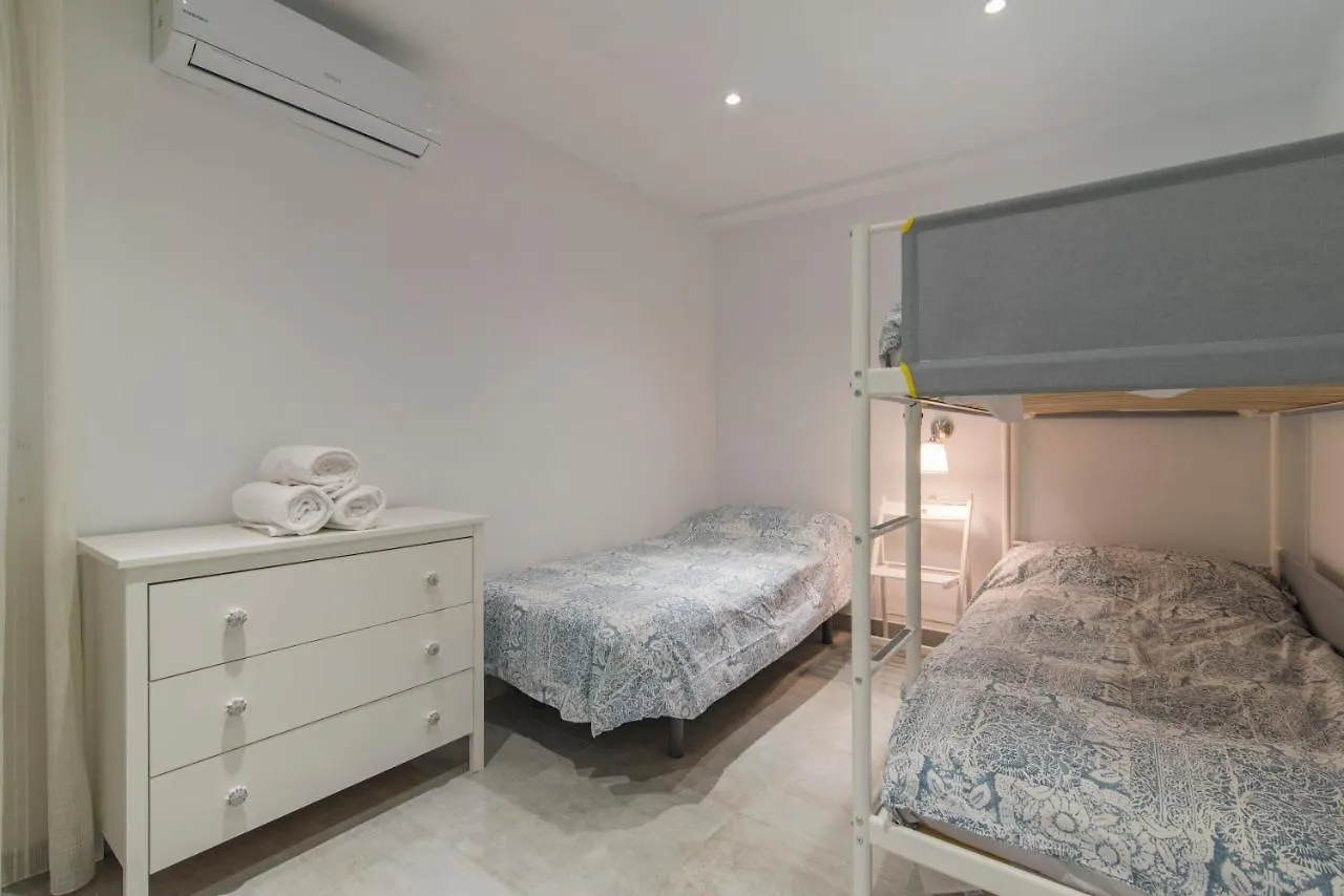 Essence Home Apartments III Granada Spain