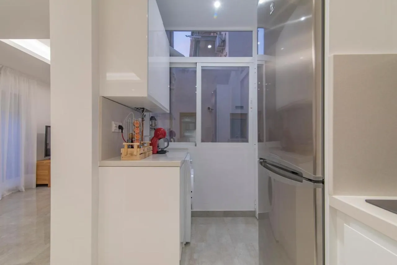 Essence Home Apartments III Granada