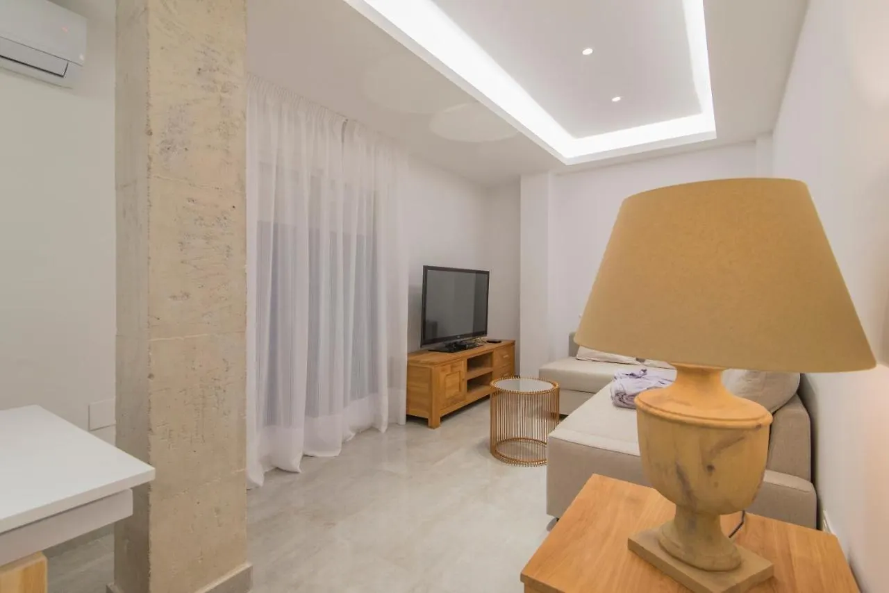 Essence Home Apartments III Granada