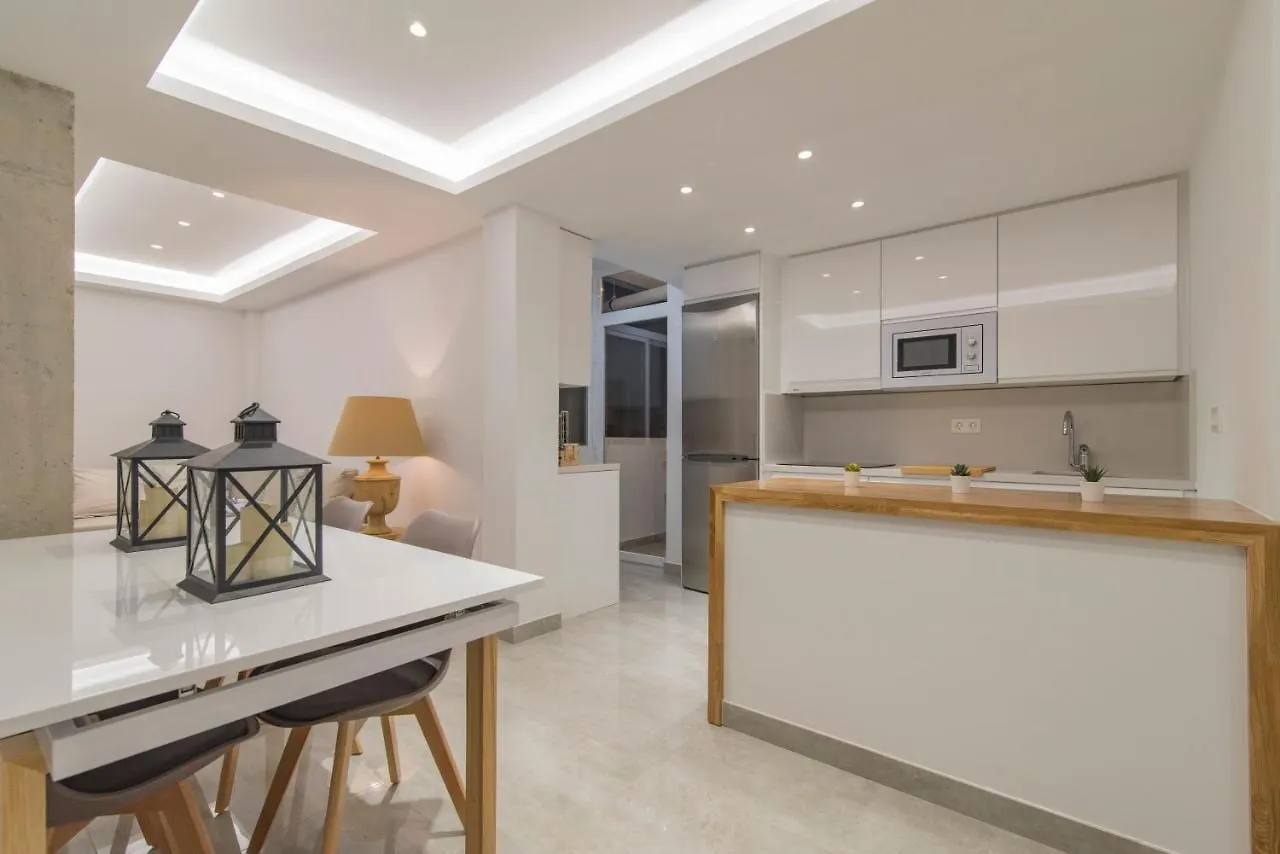 Essence Home Apartments III Granada