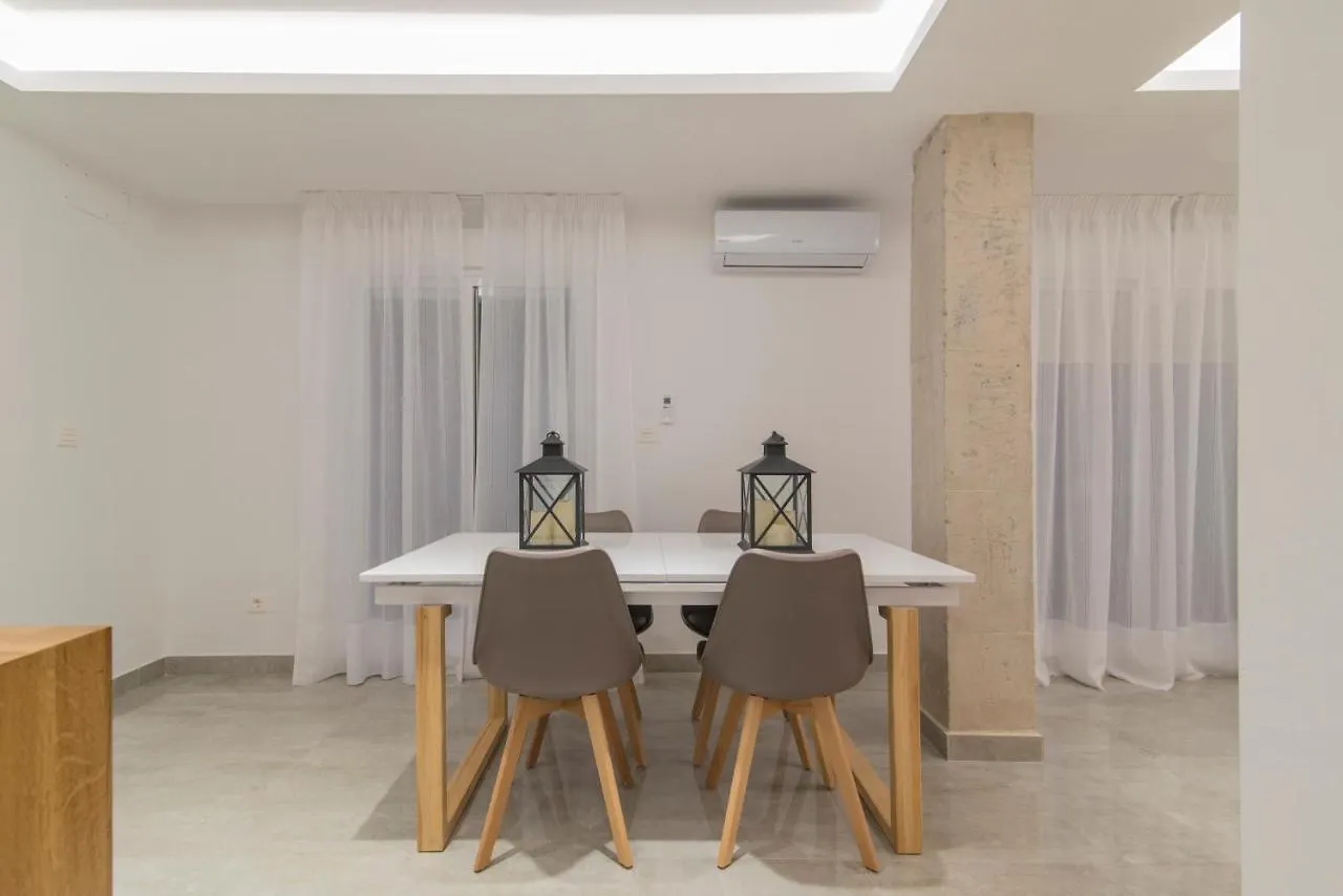 Essence Home Apartments III Granada