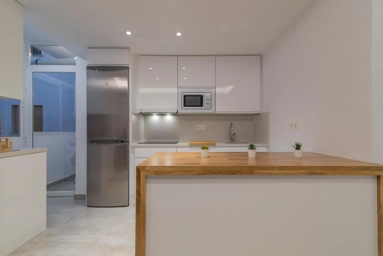 Essence Home Apartments III Granada